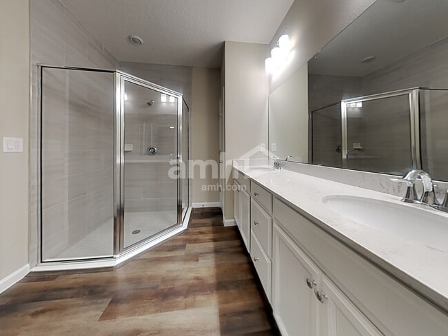 Building Photo - 262 Hemlock Point
