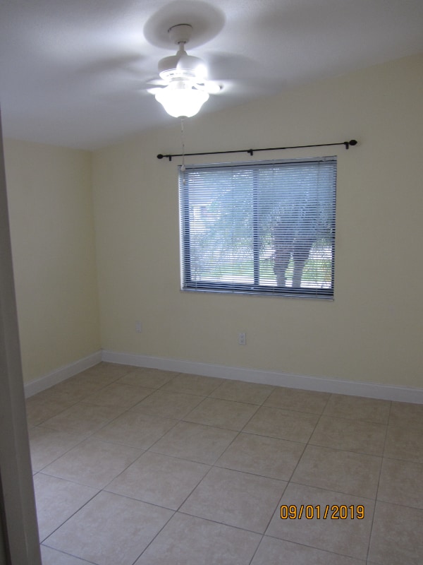Building Photo - 10740 SW 142nd Ave