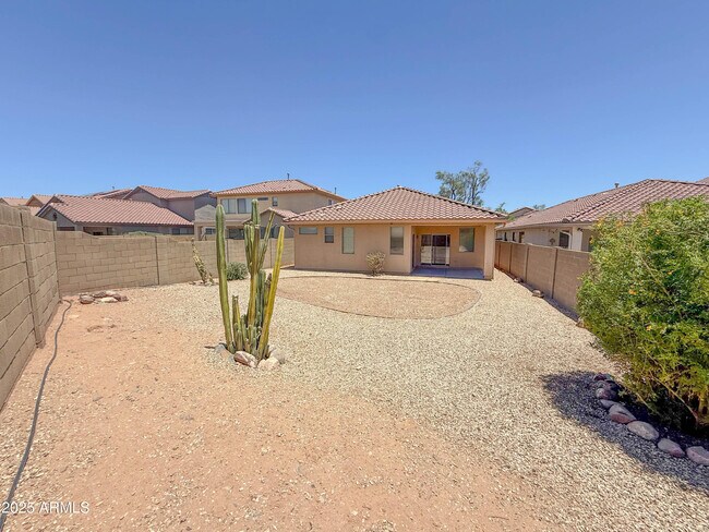 Building Photo - 39904 N Bell Meadow Trail