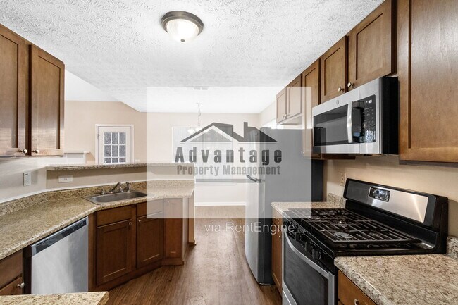 Building Photo - 382 Summer Hill Cir