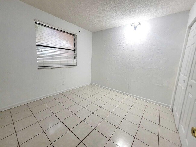 Building Photo - 15702 E Waterside Cir