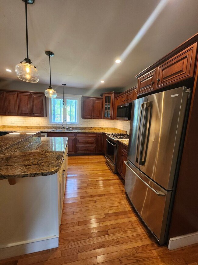 Building Photo - 86 Gilboa St