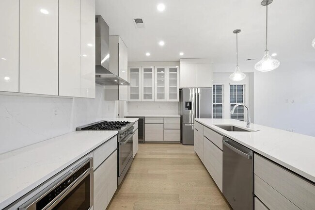 Building Photo - NEW CONSTRUCTION 4 bedroom home in Downtown Memphis