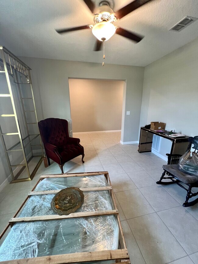 Building Photo - 352 Argyll Dr