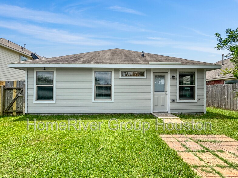 Building Photo - 4311 Amaryllis Ave