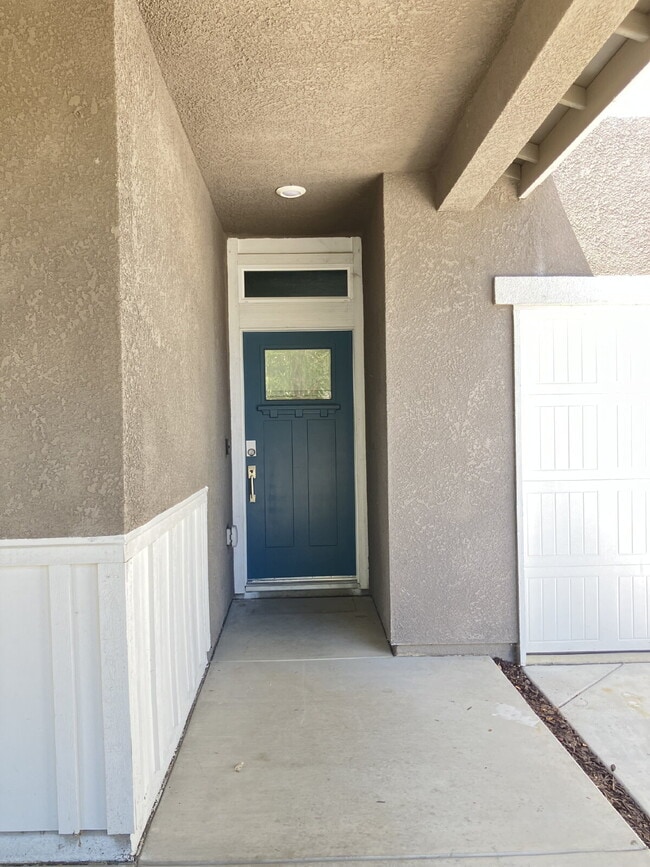 Building Photo - 2347 Explorador Dr