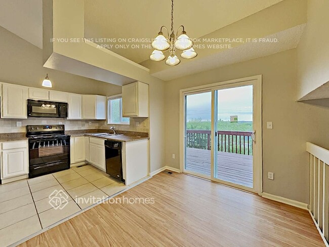 Building Photo - 4610 E 105th Dr