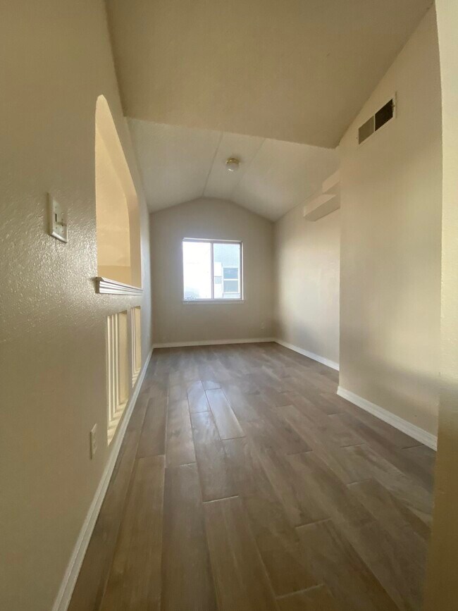 Building Photo - 3916 Tierra Arena Dr