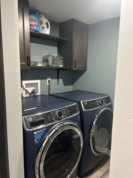 Building Photo - 220 Jennifer Ct