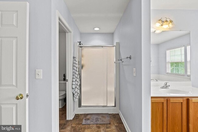 Building Photo - 45370 Barefoot Dr