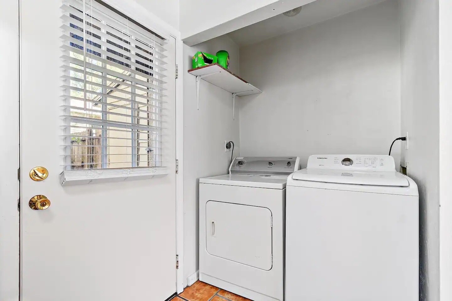 Building Photo - 2228 SW 39th Dr