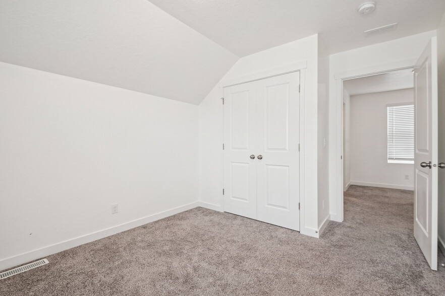 Building Photo - 11632 S Skyward Rd