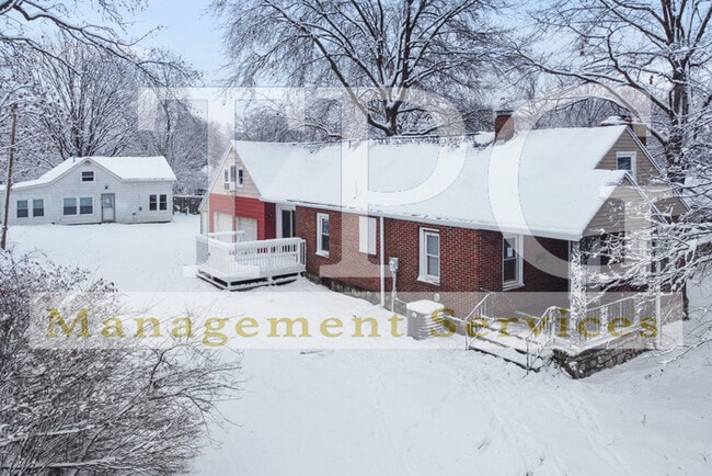 Building Photo - Newly Renovated Unit in Independence MO!