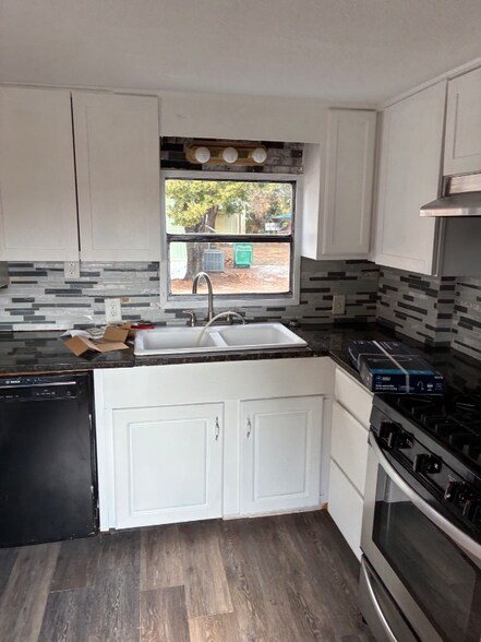 Building Photo - 47 Brenda Ln