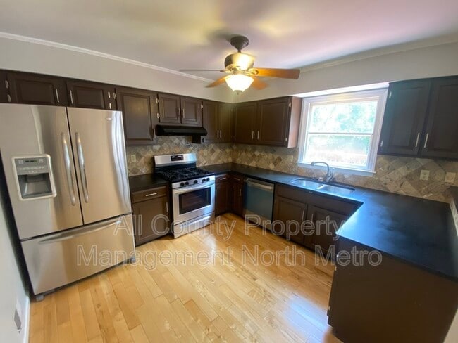 Building Photo - 1406 Defoors Dr NW