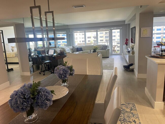 Building Photo - 5000 N Ocean Blvd