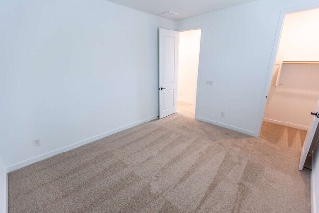 Building Photo - 23024 E Watford Dr