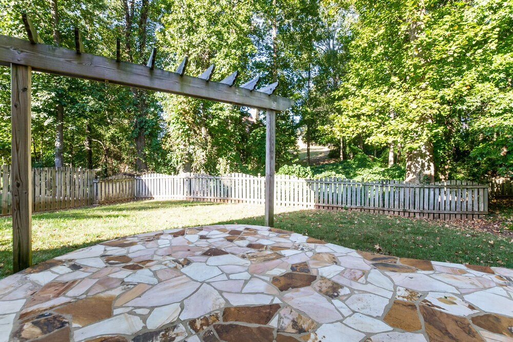 Building Photo - 1042 Amberton Ln