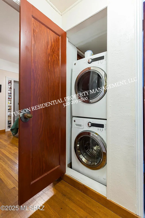 Building Photo - 3275 E Pima St