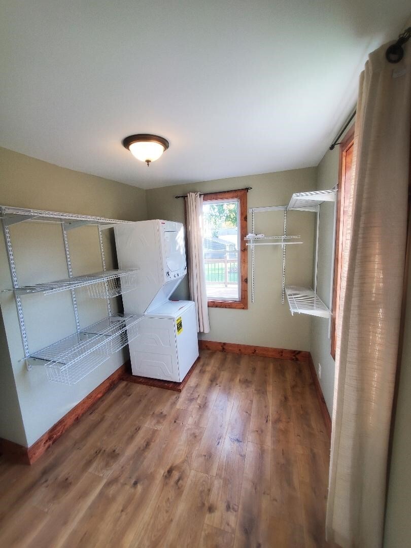 Building Photo - 401 E 1st St