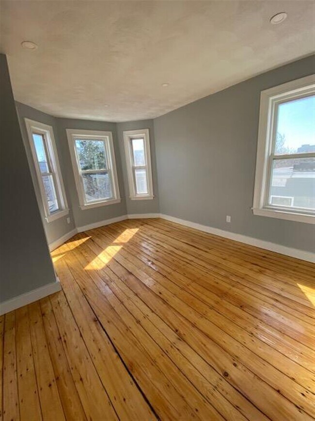 Building Photo - 289 Windsor St