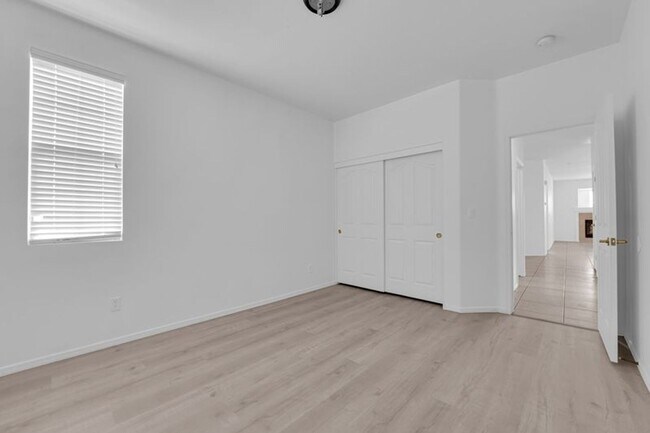Building Photo - 3 Bedrooms, 2 Bathroom single story home i...