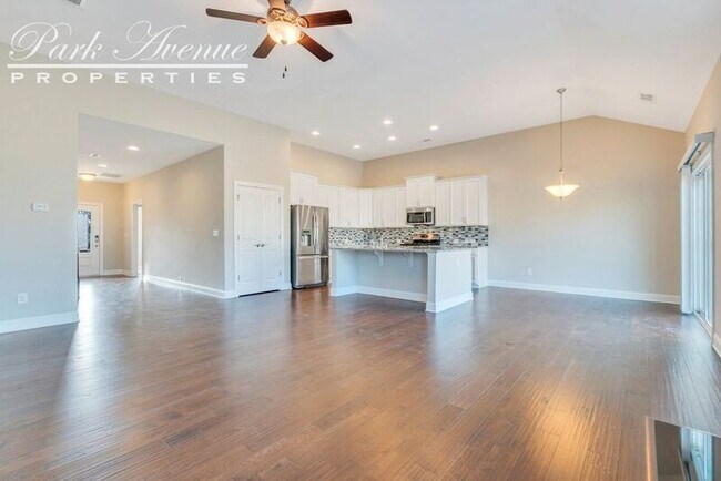 Building Photo - 444 Trillium Way