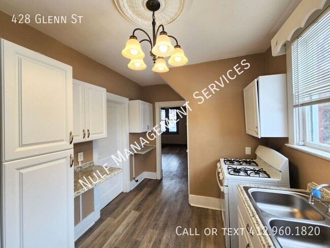 Building Photo - 428 Glenn St