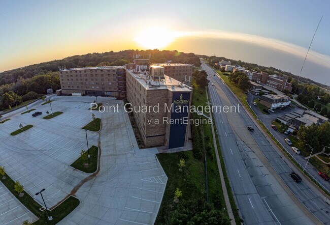 Building Photo - 7460 Graceland Dr