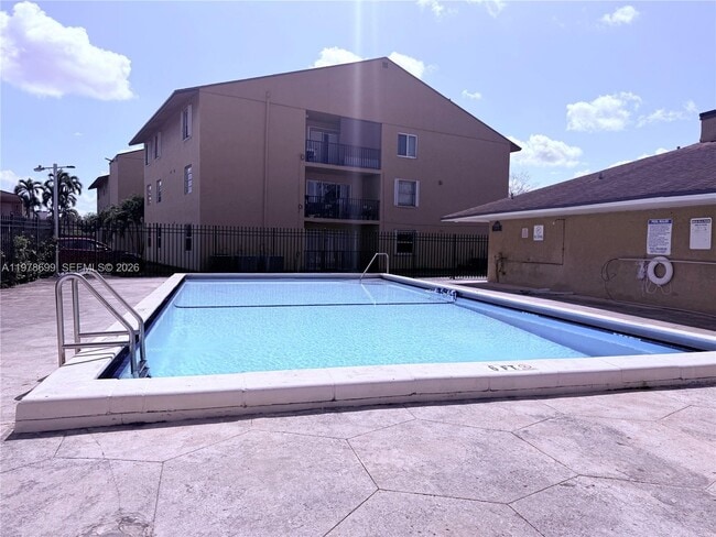 Building Photo - 15470 SW 82nd Ln