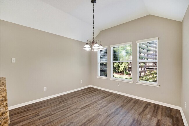 Building Photo - 77 Woodlily Pl