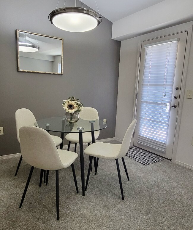 Building Photo - 764 Marlandwood Rd