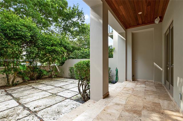 Building Photo - 7530 SW 56th Ct