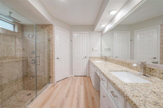 Building Photo - 15511 Rana Ct
