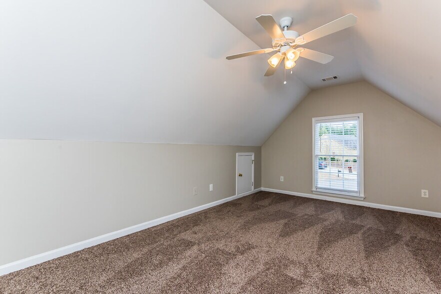 Building Photo - 411 Azalea Cove