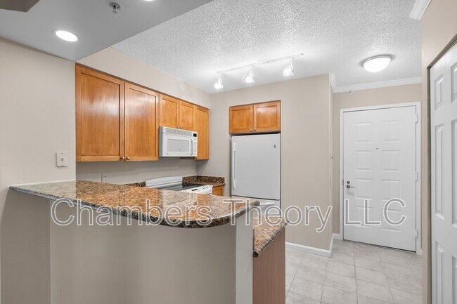 Building Photo - 3101 N Hampton Dr