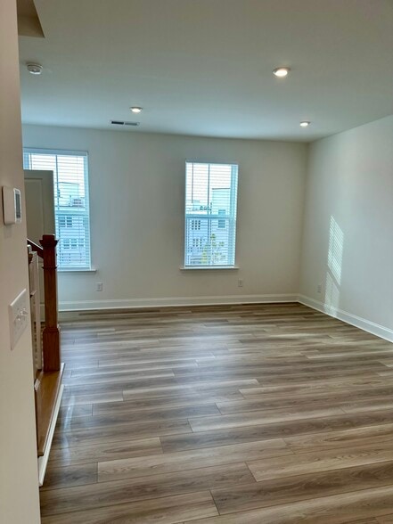 Living Room - 3232 Drift St