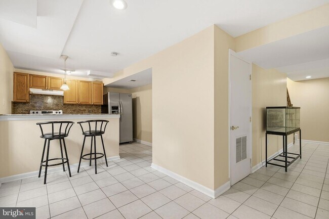 Building Photo - 10205 Balsamwood Dr