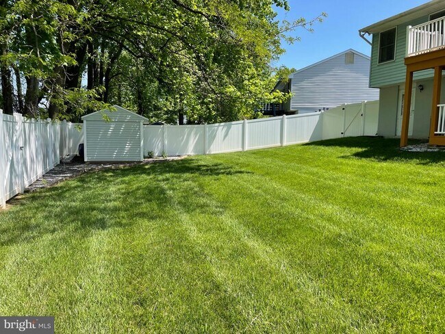 Building Photo - 18 Jameson Ln