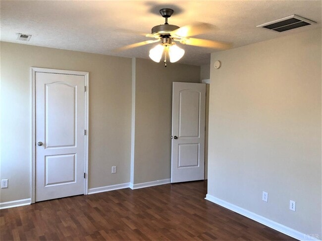 Building Photo - 607 Capstone Dr