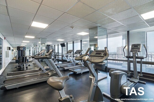 Building Photo - 3450 N Lake Shore Dr