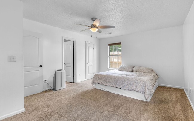 Building Photo - 3 Bedroom Ranch