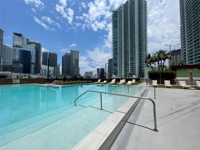 Building Photo - 350 S Miami Ave