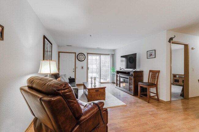 Building Photo - 8055 Lexington Pl