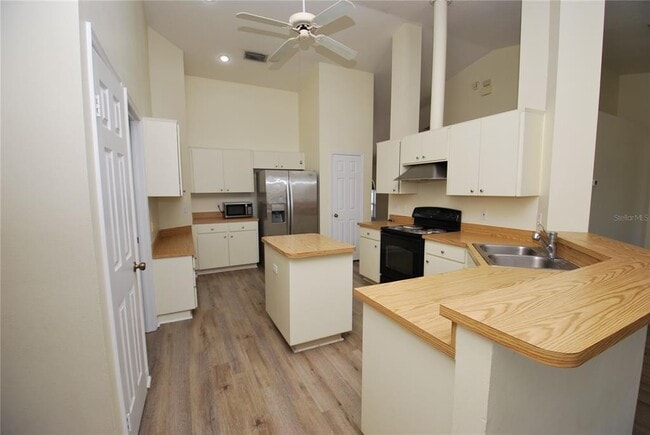 Building Photo - 1626 Compton St