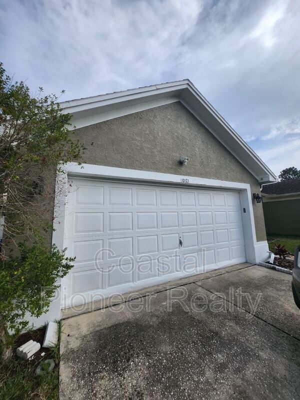 Building Photo - 10121 Sea spray Pl