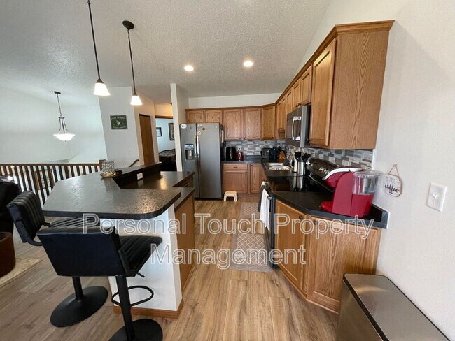 Building Photo - 2520 5th St W
