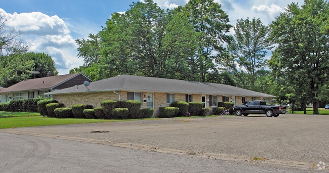 Building Photo - 49-107 Gloria Ave