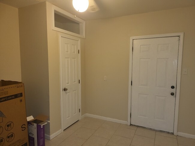 Building Photo - 8790 Florida Rd