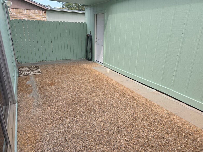 Patio - 465 Longmeadow St